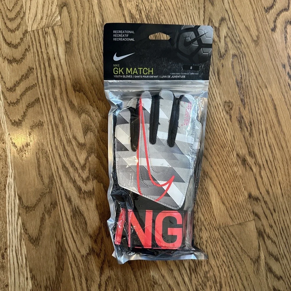 Nike GK Match Youth Soccer Goalkeeper Gloves Black White Red Size 8 CQ7795-101